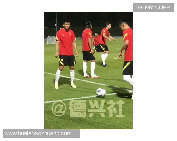 法国街头采访足球明星揭秘他们的训练生活与比赛背后的故事